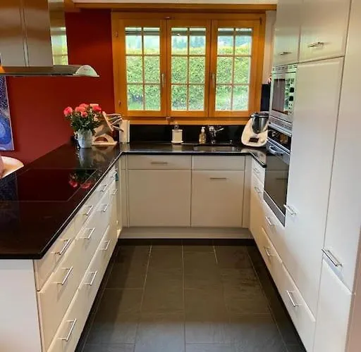 Lovely 3 Bedroom דירה